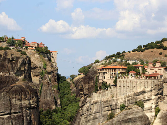 Ausblick auf zwei der Klöster von Meteora